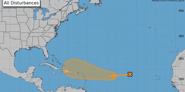 Sistema vigilado por RD aumenta probabilidades de convertirse en un ciclón tropical
