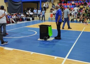 Lluvia detiene el Torneo de Baloncesto Superior de Nagua por las filtraciones en el Polideportivo