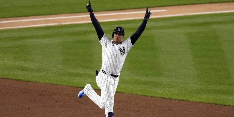 Soto jonronea y los Yankees pegan primero en la Serie de Campeonato ante Guardianes
