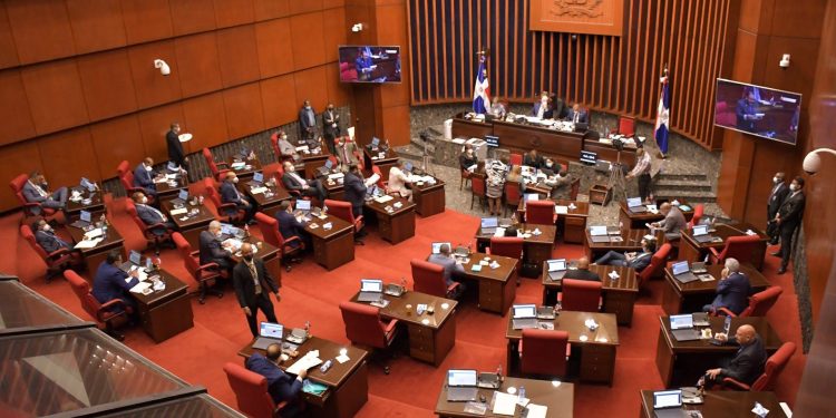 Senado aprobó más préstamos por 525 millones de dólares