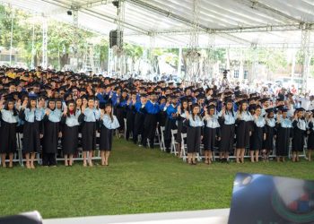 UNPHU gradúa 824 profesionales; rector llama a egresados a mantenerse en constante aprendizaje
