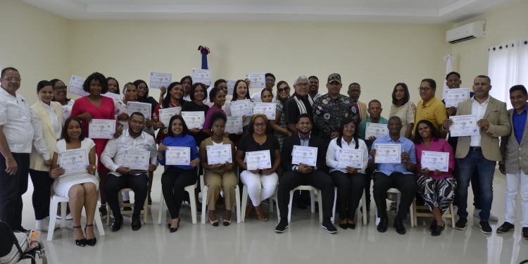 Escuela don Pedro Pérez Vargas entrega 30 nuevos locutores a la sociedad
