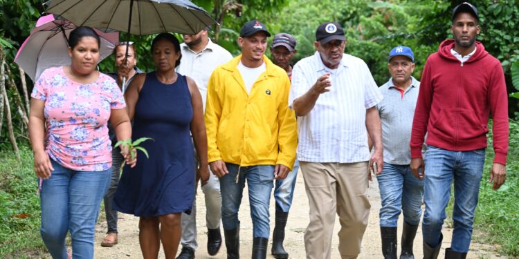 Alcaldía de El Factor va en auxilio de familias de Higuero en El Papayo afectadas por las lluvias