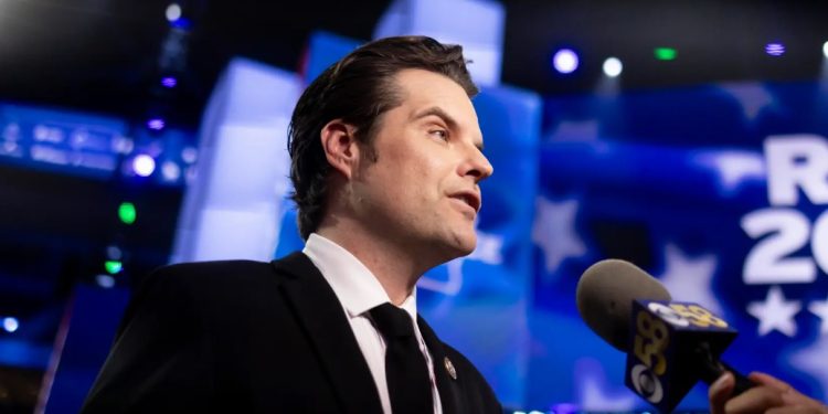 Trump elige fiscal general al polémico congresista Matt Gaetz