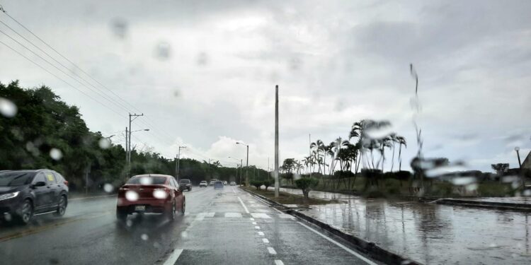 Aguaceros, tormentas eléctricas y ráfagas de viento para las próximas 24 a 48 horas