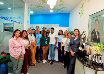 Marileidy Paulino inicia estudios en Progressive English Services