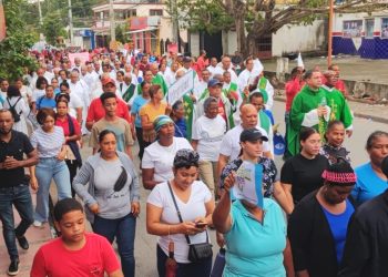 Cientos de personas dan «Un paso por mi familia»; Parroquias buscan fortalecer lazos familiares