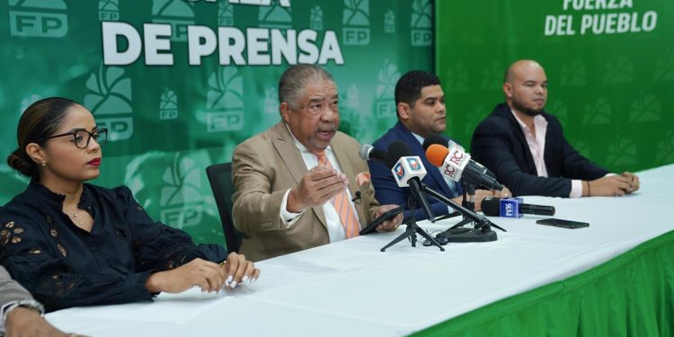 Fuerza del Pueblo rechaza designación Amparo Custodio como alcaldesa de La Vega