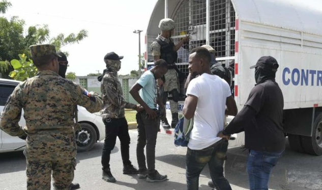 Migración detiene a 255 haitianos sin documentos en La Altagracia