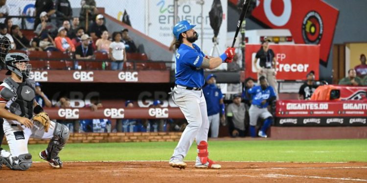 Licey derrota a los Gigantes en torneo beisbol profesional RD
