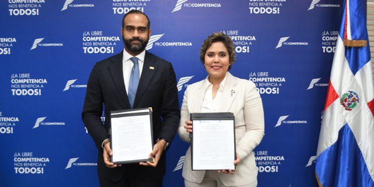Pro-Competencia y el CODESSD firman acuerdo para fomentar la libre competencia en el país