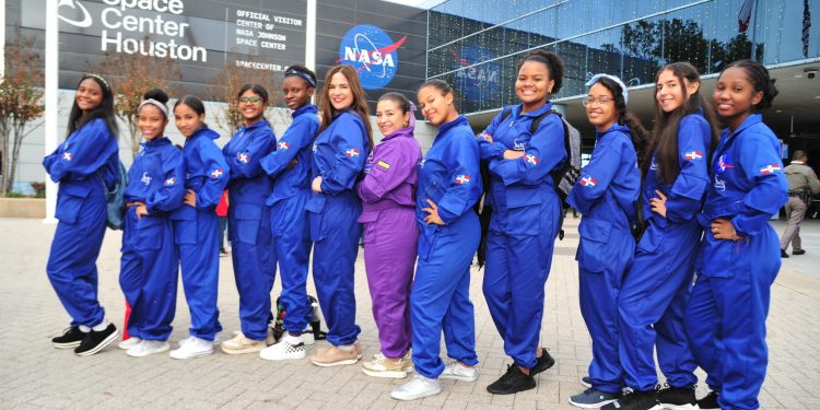 OGTIC y Fundación She Is lleva a 15 niñas dominicanas a la NASA