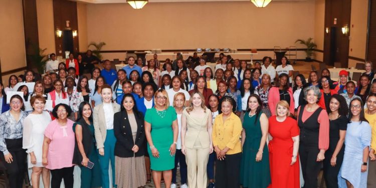Supérate transforma vidas en 2024: Impacto histórico en familias, mujeres y cuidado comunitario