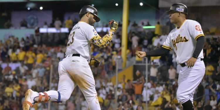 Águilas celebran San Andrés blanqueando a las Estrellas Orientales