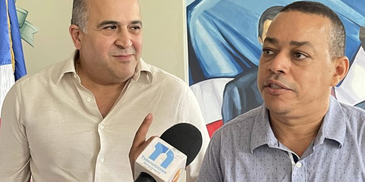 Anuncian construcción de más de 6,750 metros de aceras y contenes en Las Gordas de Nagua