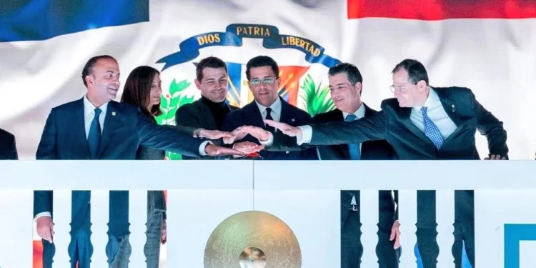Iker Casillas y Mario Casas, invitados de lujo en estreno de República Dominicana en Fitur