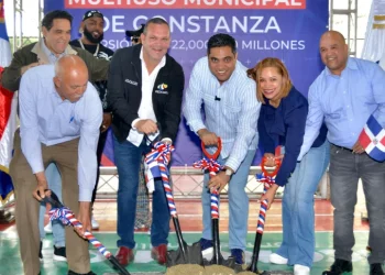 Ministro de Deportes anuncia remodelación completa del multiuso de Constanza por RD$22 millones