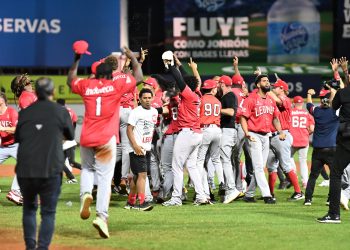 Leones del Escogido se imponen y logran su corona 17; van pa´la Serie del Caribe