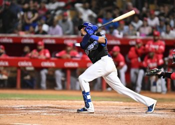 Tigres del Licey se imponen a Leones en dramático cierre de 14 entradas en el inicio de la final de LIDOM