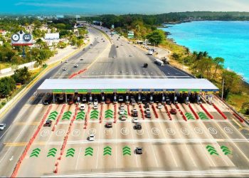 Peajes suben a 100 pesos en todo el país; prometen mejores carreteras y mayor conectividad