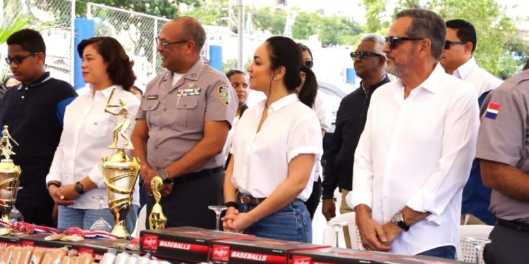 Raful y Guzmán Peralta abren un complejo deportivo en La Zurza