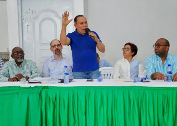 Radhamés Jiménez dice se produce “desbandada” en el Gobierno