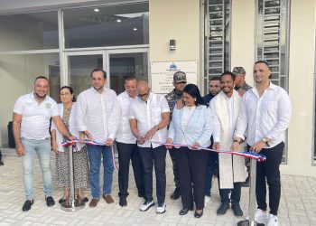 Gobierno y Ayuntamiento de Las Gordas inauguran modernas funerarias en Mata Bonita y Las Gordas