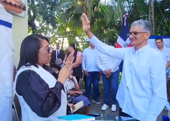 Alfredo Burgos Naveo asume como nuevo director del Distrito Escolar 14-03 de Río San Juan