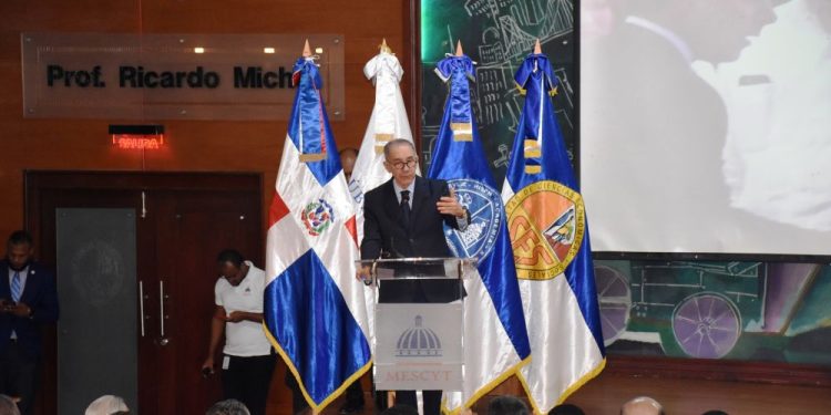 MESCyT abre convocatoria para 8,000 becas nacionales dedicadas a las carreras STEAM