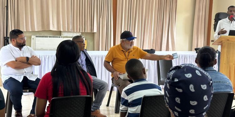 Fudación Américo Hernández inicia con éxito curso de locución en El Factor