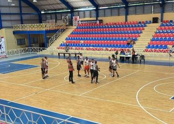 Baloncesto Añejo de María Trinidad Sánchez entra en su segunda fase con una reñida lucha por la clasificación
