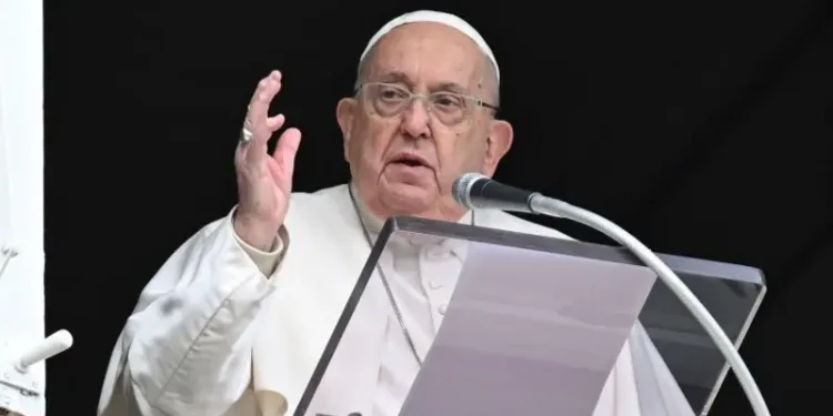 Salud del papa Francisco empeora tras sufrir un «ataque aislado de broncoespasmo», según el Vaticano