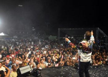Héctor Acosta «El Torito» regresa a los escenarios con emotivo concierto en Higüey