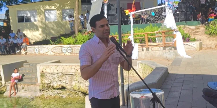 Roberto Ángel anuncia que el próximo desfile nacional de carnaval será dedicado a Río San Juan