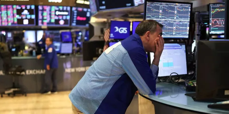Mercados mundiales se desploman tras escalada arancelaria entre Estados Unidos y China