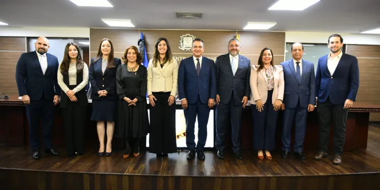 JCE presenta avances del proyecto de nueva cédula de identidad y electoral a CONEP y ANJE