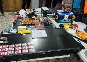 Policía recupera arma y otros objetos robados en Nagua; desarticulan red delictiva de “Franklin La Gata”