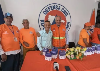 Salud Pública entrega botiquines de primeros auxilios a Defensa Civil de Nagua para operativo de SS 2025