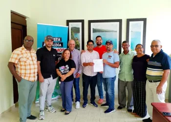 Ayuntamiento de Río San Juan dona RD$200,000 a Confraternidad de Pastores para evento religioso