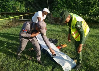 Motorista muere en accidente en autopista Río San Juan–Cabrera; comunidad señala mal estado de la vía