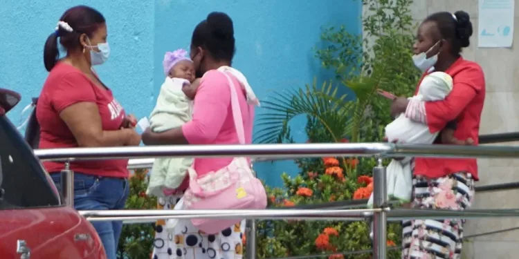 Colegio Médico propone medidas humanitarias en protocolo de atención a extranjeros indocumentados