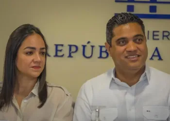 Kelvin Cruz realizará el saque de honor en inicio de semifinal del Torneo Superior de Santo Domingo