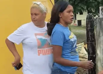 Arrestan a dos mujeres acusadas de robar tarjetas Supérate a familias vulnerables en María Trinidad Sánchez