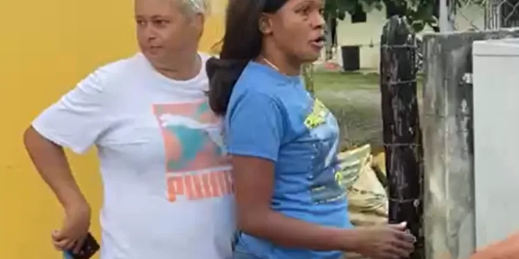 Arrestan a dos mujeres acusadas de robar tarjetas Supérate a familias vulnerables en María Trinidad Sánchez