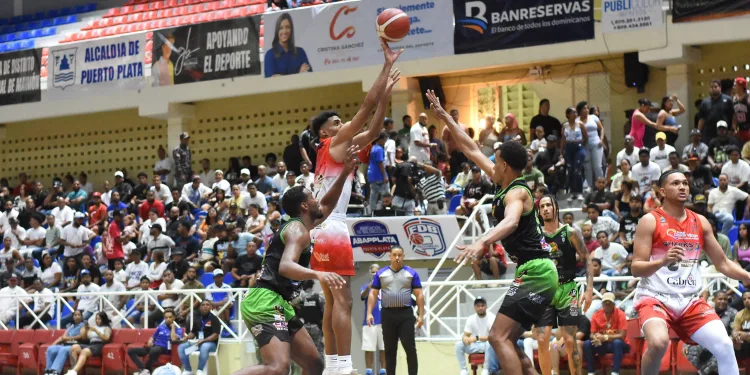 Sosúa Sharks dominan a Cotorras del Gustavo y avanzan con autoridad en el Torneo Superior de Puerto Plata
