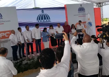 Vicepresidenta Raquel Peña encabeza inauguración de dos vías estratégicas en Río San Juan