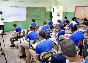 Educación llama al retorno a clases este lunes tras asueto de Semana Santa