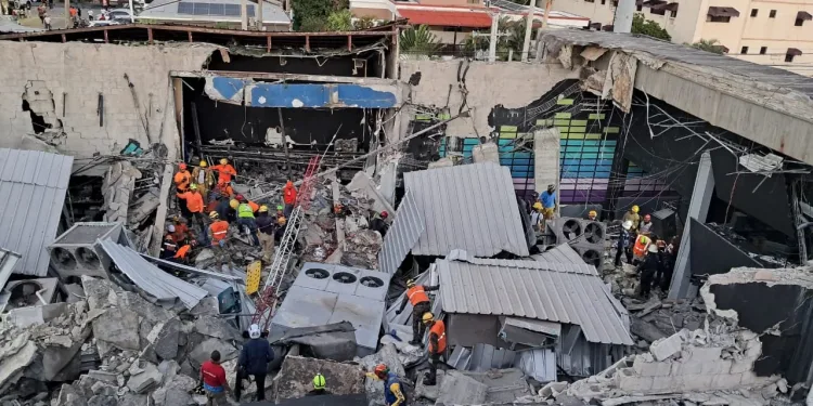 Que esta tristeza nos cambie: un país en duelo camina hacia el silencio de Semana Santa
