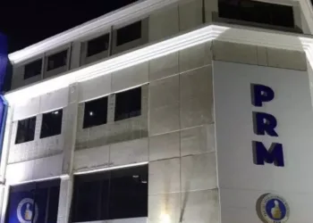 PRM anuncia proceso disciplinario contra regidor tras denuncia de extradición por narcotráfico
