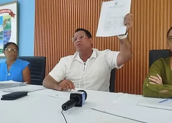 Alcalde de Río San Juan entrega más de un millón de pesos en prestaciones laborales a exempleados